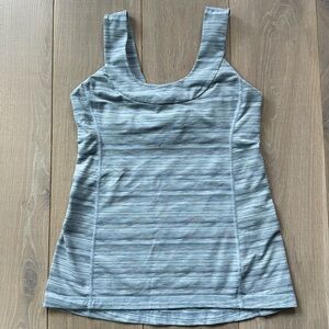Lululemon tank top with built in bra